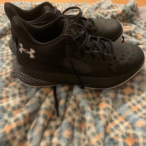 Under Armour Hovr basketball shoes